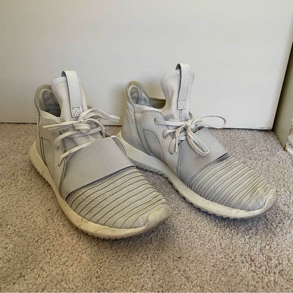 Adidas Tubular Defiant size 8 sneakers